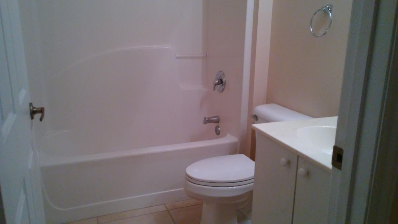 For Rent: $2,400 (3 beds, 2 baths, 1322 Square Feet)