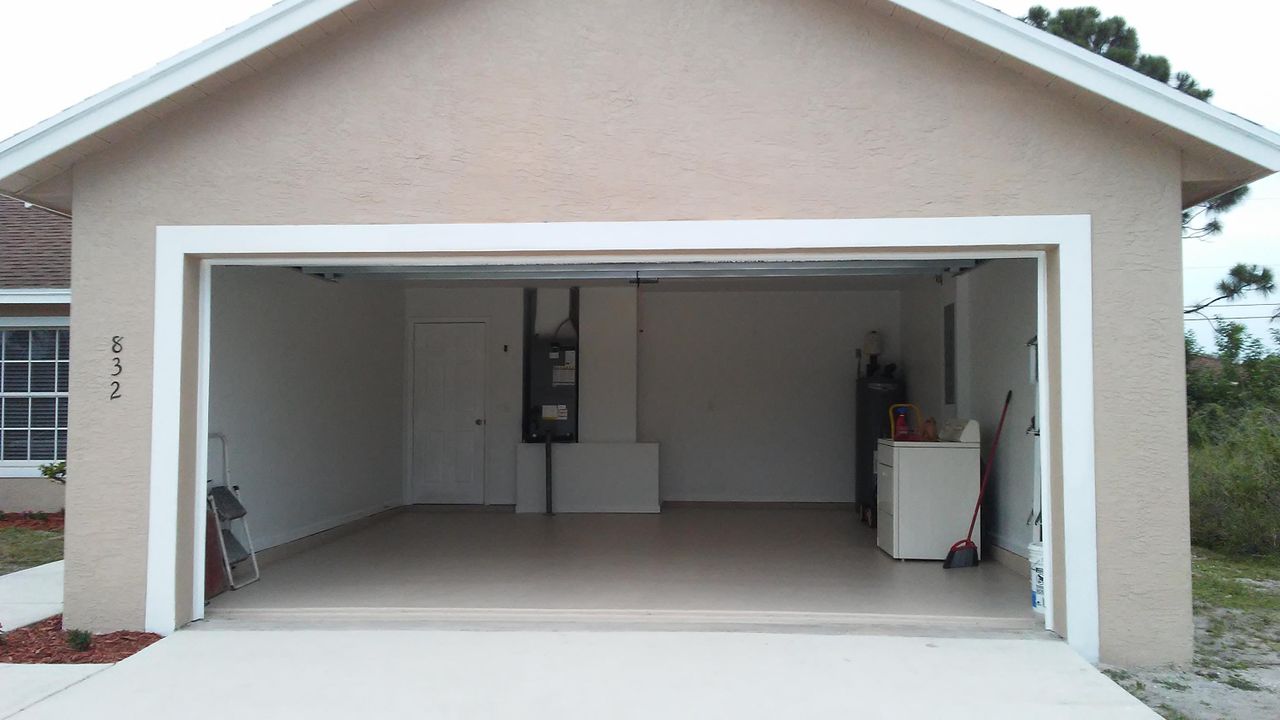 For Rent: $2,400 (3 beds, 2 baths, 1322 Square Feet)