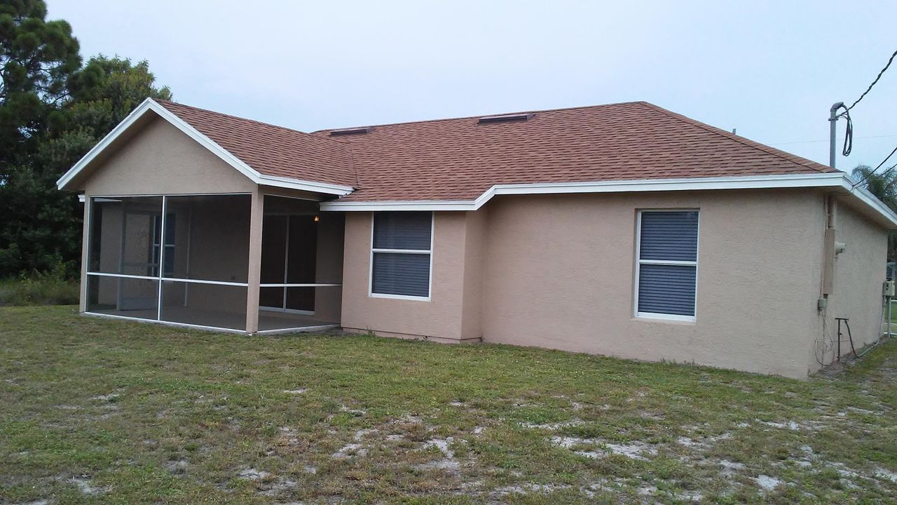 For Rent: $2,400 (3 beds, 2 baths, 1322 Square Feet)