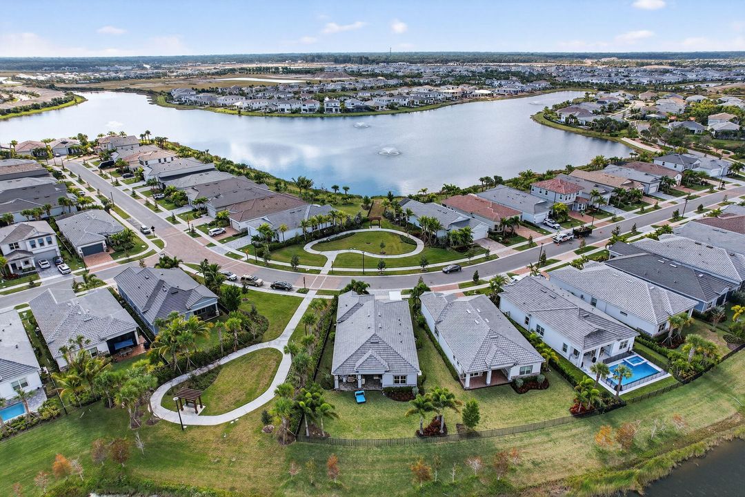 For Sale: $1,095,000 (3 beds, 2 baths, 2087 Square Feet)