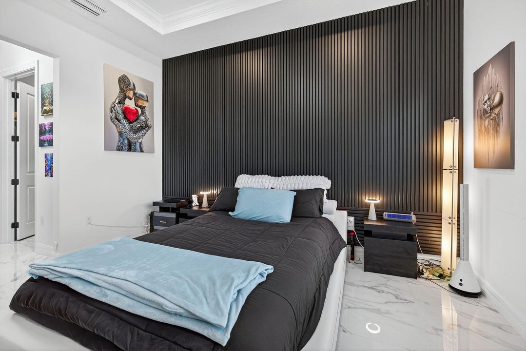 For Sale: $1,095,000 (3 beds, 2 baths, 2087 Square Feet)