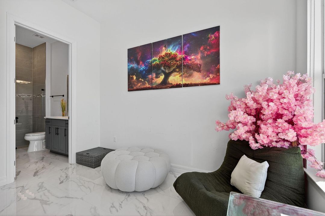 For Sale: $1,095,000 (3 beds, 2 baths, 2087 Square Feet)