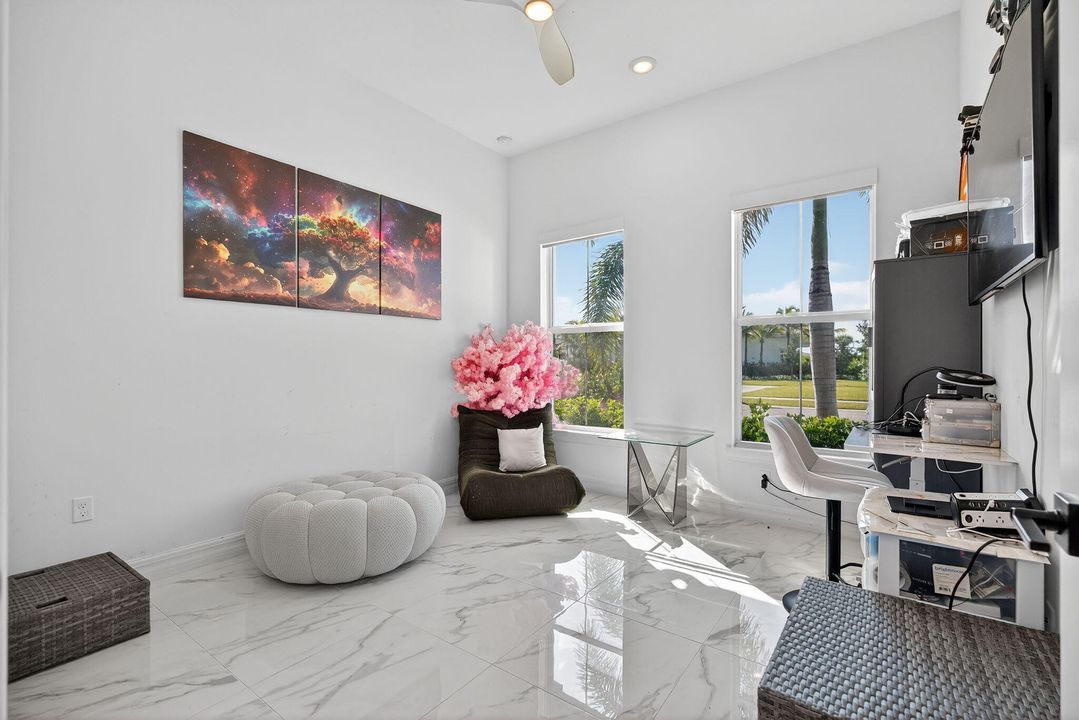 For Sale: $1,095,000 (3 beds, 2 baths, 2087 Square Feet)