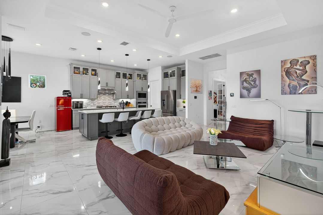 For Sale: $1,095,000 (3 beds, 2 baths, 2087 Square Feet)