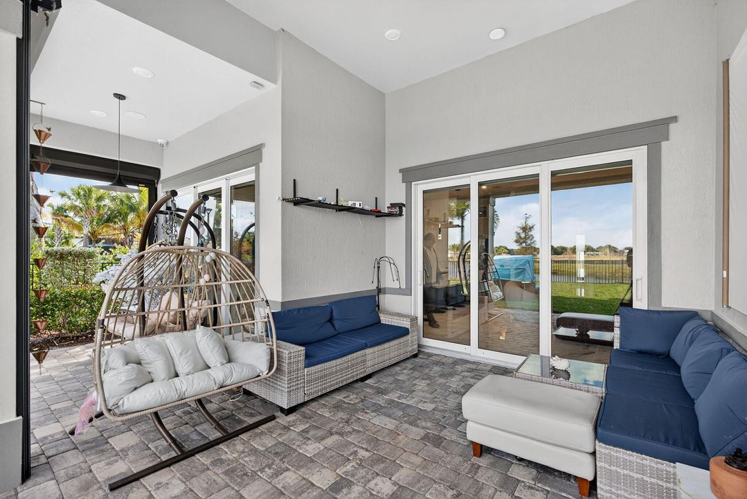 For Sale: $1,095,000 (3 beds, 2 baths, 2087 Square Feet)