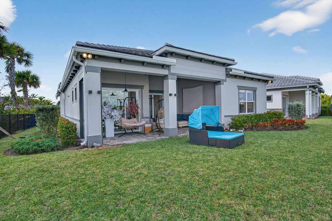 For Sale: $1,095,000 (3 beds, 2 baths, 2087 Square Feet)