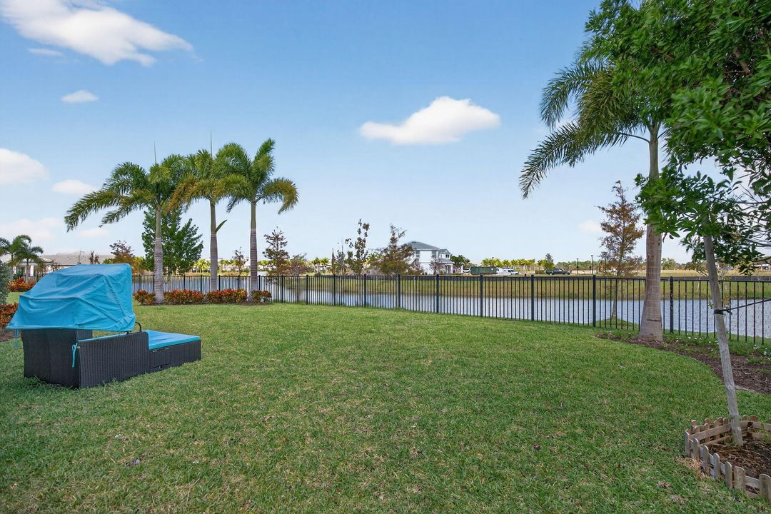 For Sale: $1,095,000 (3 beds, 2 baths, 2087 Square Feet)