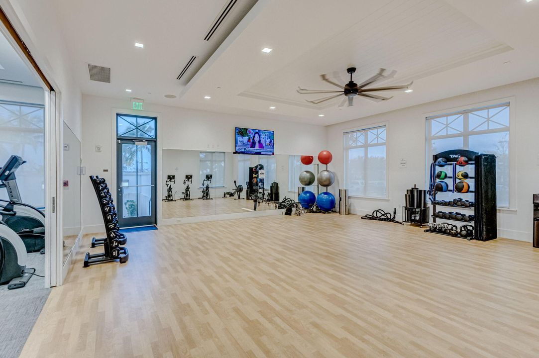 For Sale: $1,095,000 (3 beds, 2 baths, 2087 Square Feet)