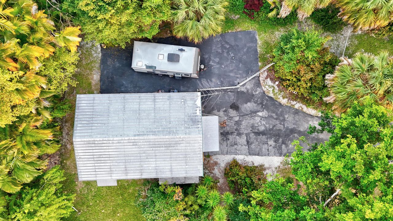 Active With Contract: $549,900 (3 beds, 2 baths, 1290 Square Feet)