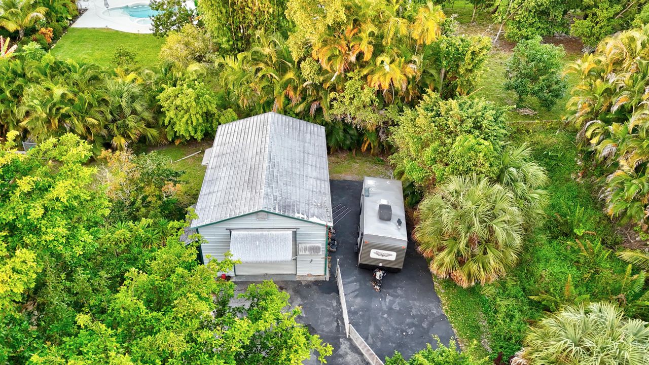 Active With Contract: $549,900 (3 beds, 2 baths, 1290 Square Feet)