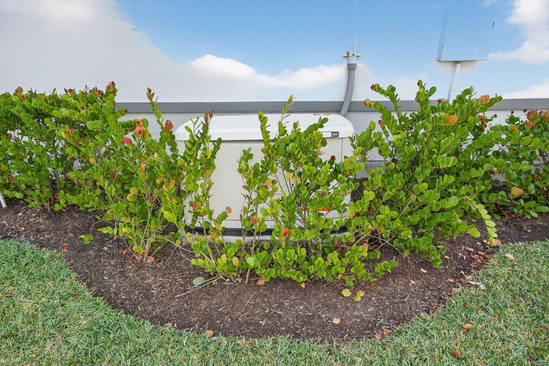 For Sale: $1,095,000 (3 beds, 2 baths, 2087 Square Feet)