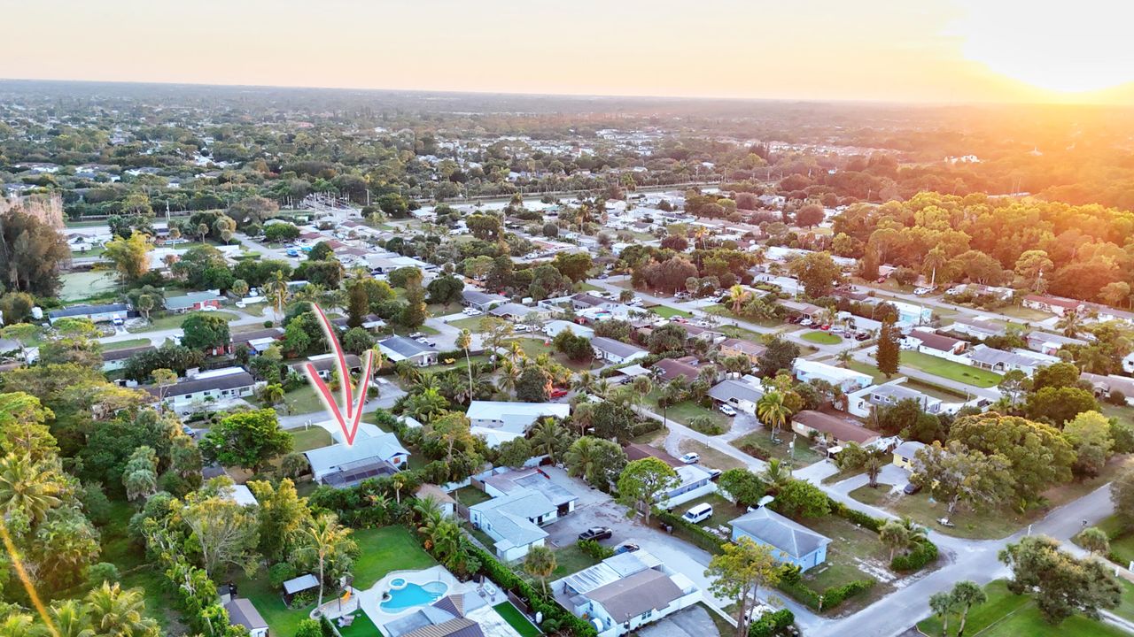 Active With Contract: $549,900 (3 beds, 2 baths, 1290 Square Feet)