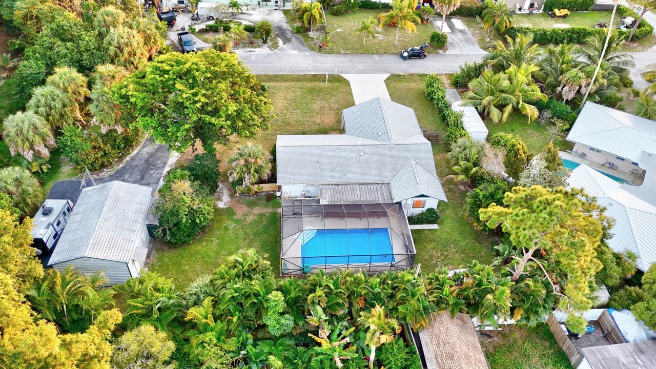 Active With Contract: $549,900 (3 beds, 2 baths, 1290 Square Feet)