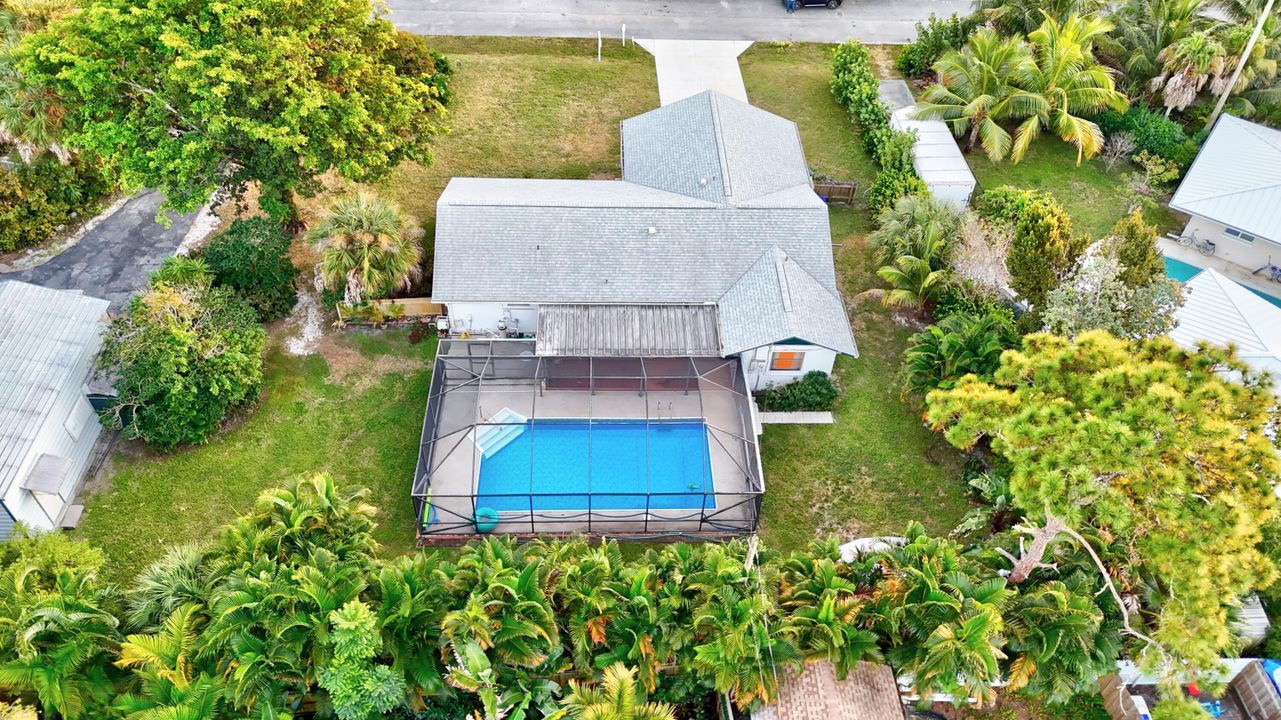 Active With Contract: $549,900 (3 beds, 2 baths, 1290 Square Feet)