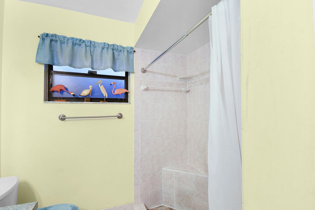 Active With Contract: $549,900 (3 beds, 2 baths, 1290 Square Feet)