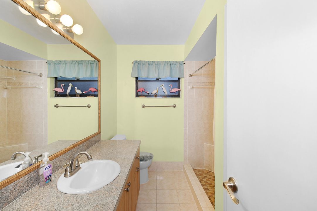 Active With Contract: $549,900 (3 beds, 2 baths, 1290 Square Feet)