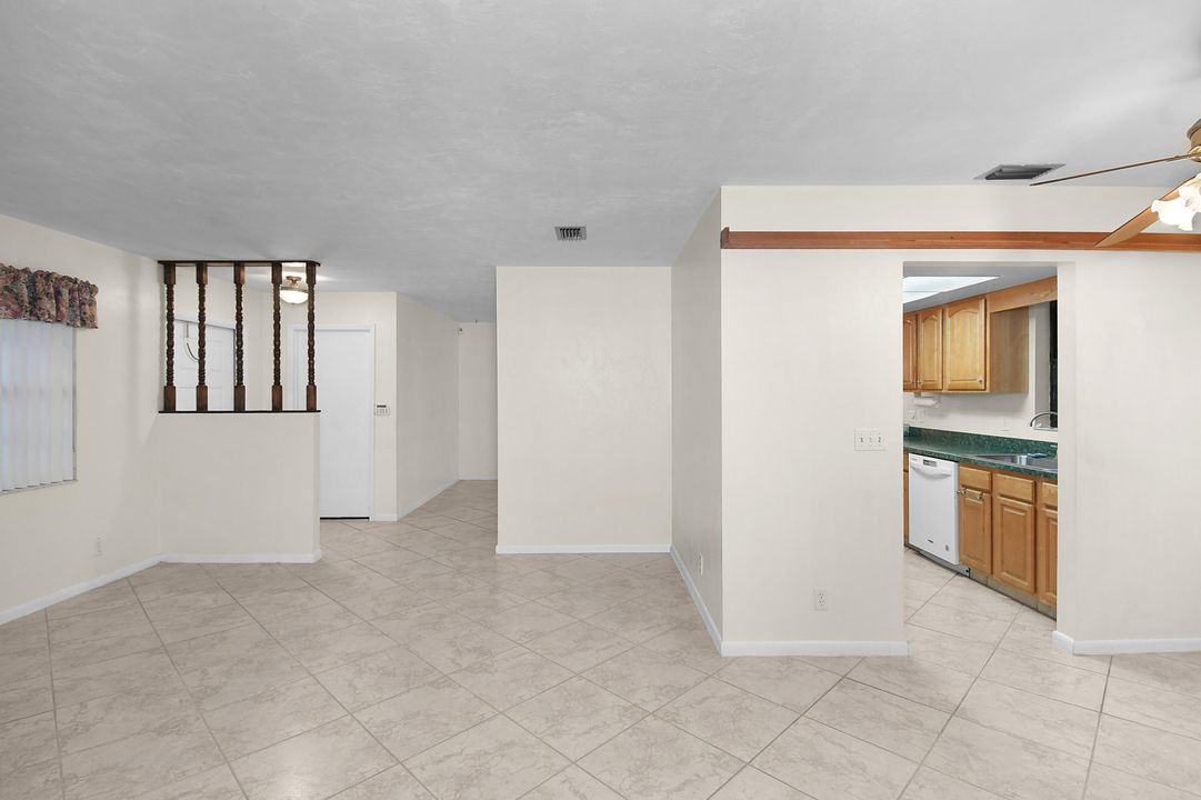 Active With Contract: $549,900 (3 beds, 2 baths, 1290 Square Feet)