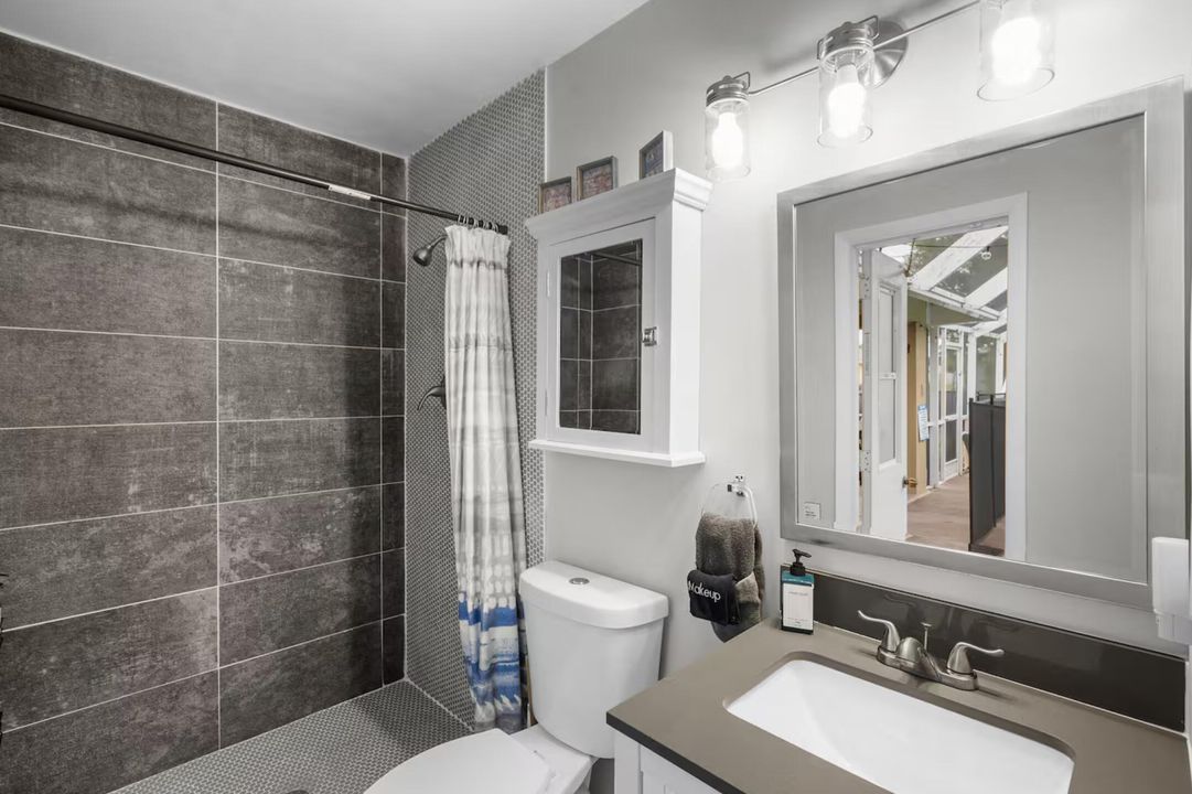 For Rent: $10,000 (2 beds, 2 baths, 1386 Square Feet)