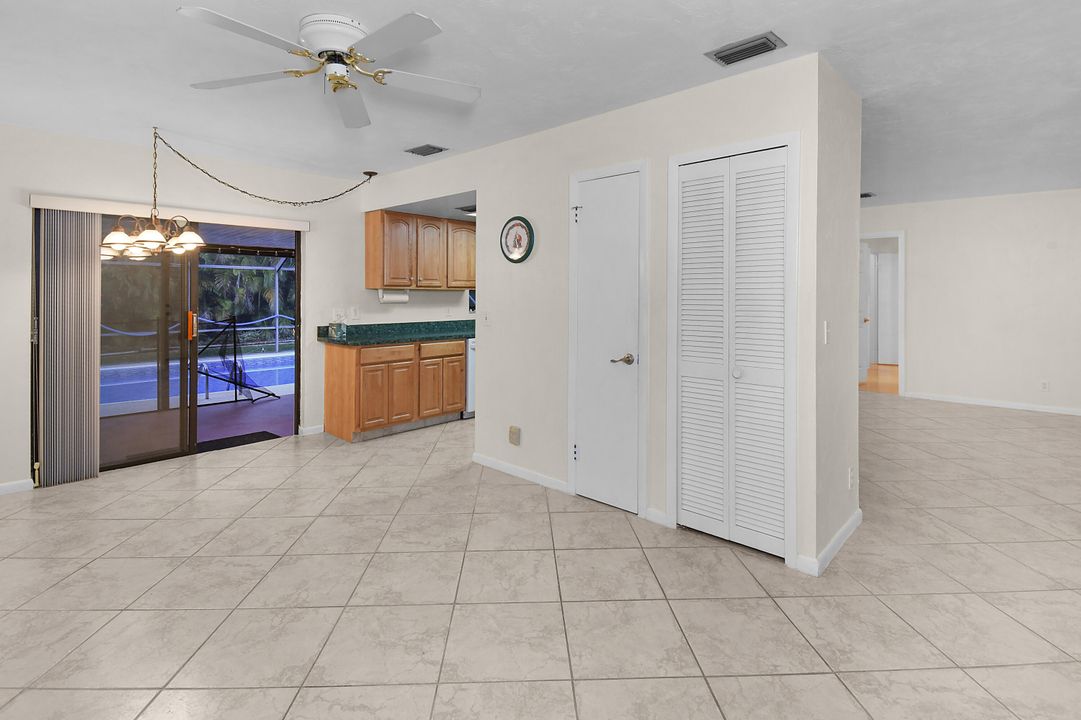 Active With Contract: $549,900 (3 beds, 2 baths, 1290 Square Feet)