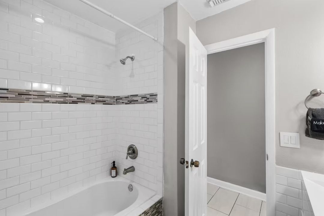 For Rent: $10,000 (2 beds, 2 baths, 1386 Square Feet)