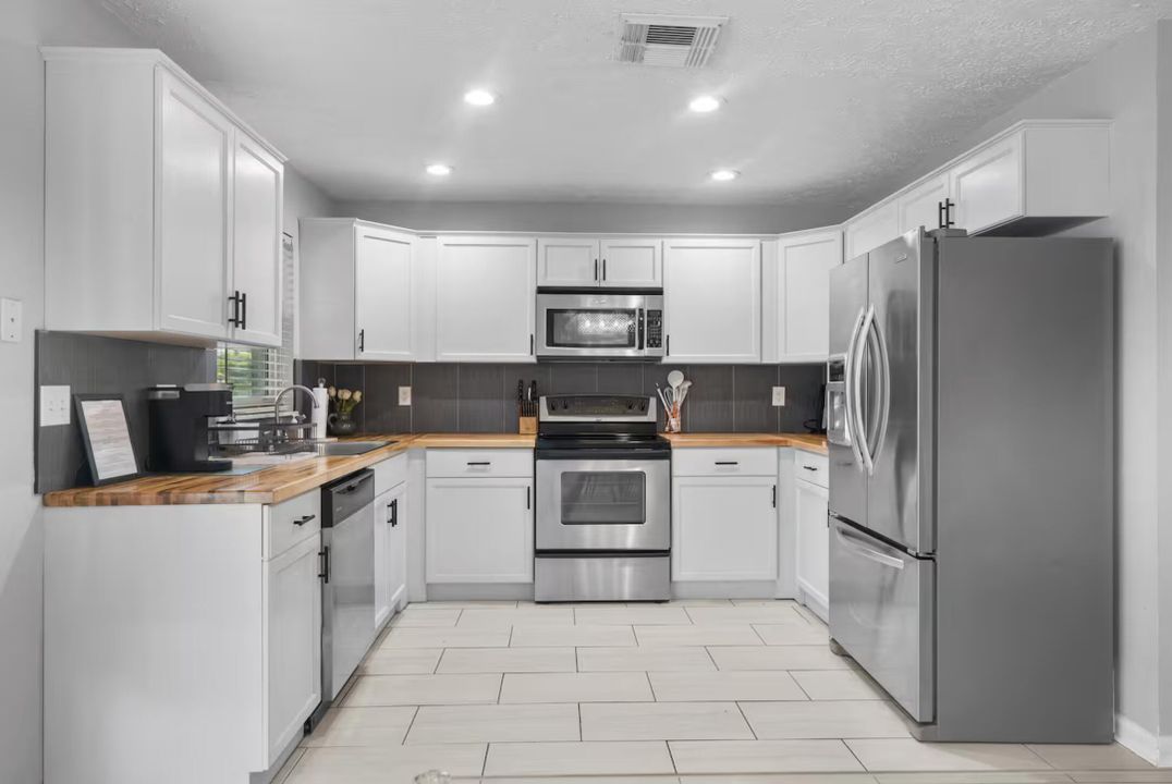 For Rent: $10,000 (2 beds, 2 baths, 1386 Square Feet)