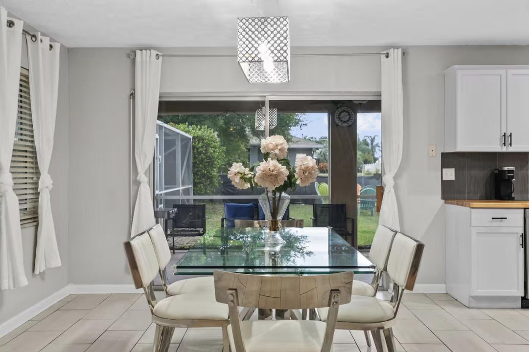 For Rent: $10,000 (2 beds, 2 baths, 1386 Square Feet)