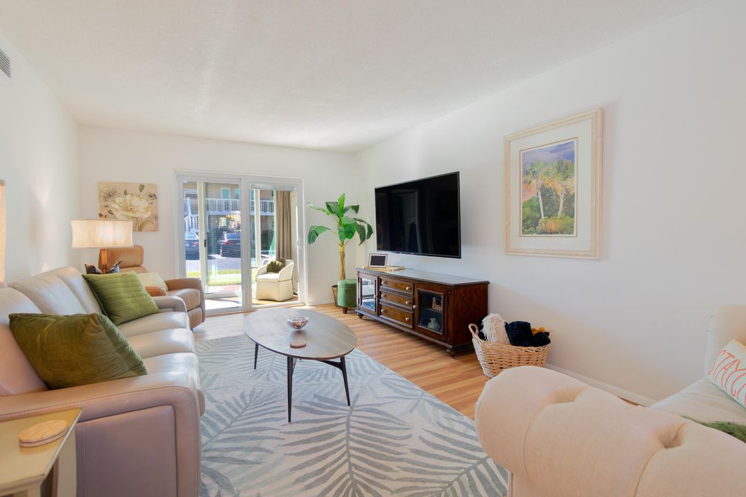 待售: $90,000 (1 贝兹, 1 浴室, 624 平方英尺)