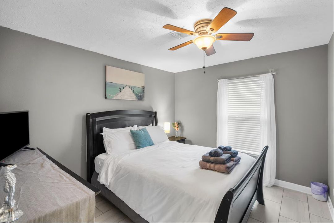 For Rent: $10,000 (2 beds, 2 baths, 1386 Square Feet)