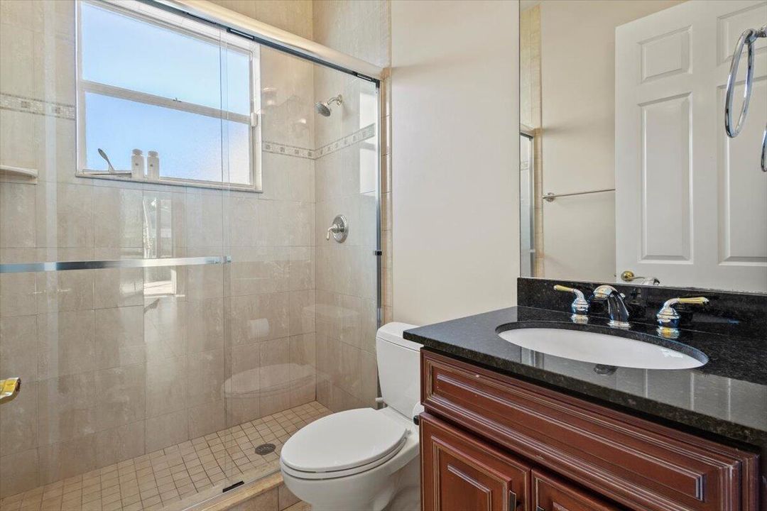 出租: $3,300 (4 贝兹, 3 浴室, 2453 平方英尺)