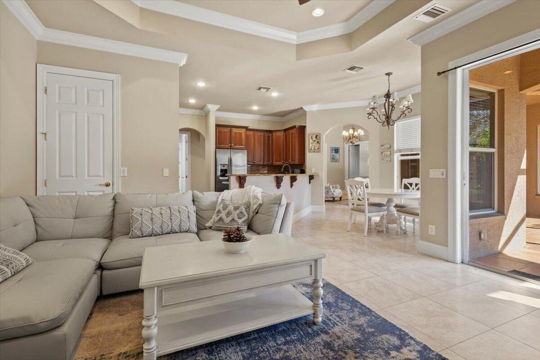 出租: $3,300 (4 贝兹, 3 浴室, 2453 平方英尺)