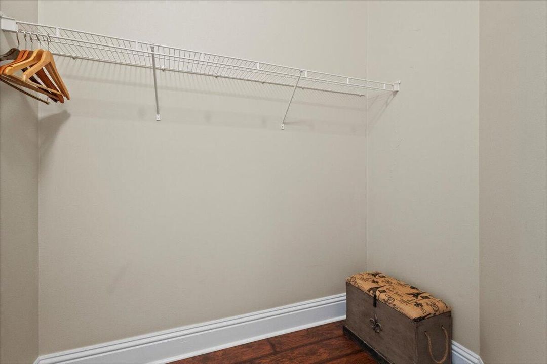 出租: $3,300 (4 贝兹, 3 浴室, 2453 平方英尺)