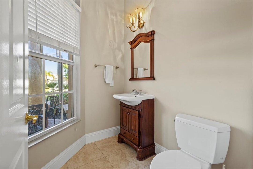 出租: $3,300 (4 贝兹, 3 浴室, 2453 平方英尺)