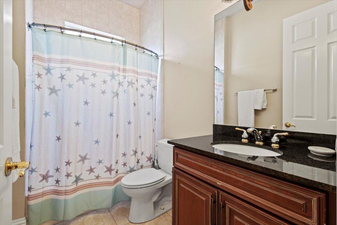 出租: $3,300 (4 贝兹, 3 浴室, 2453 平方英尺)