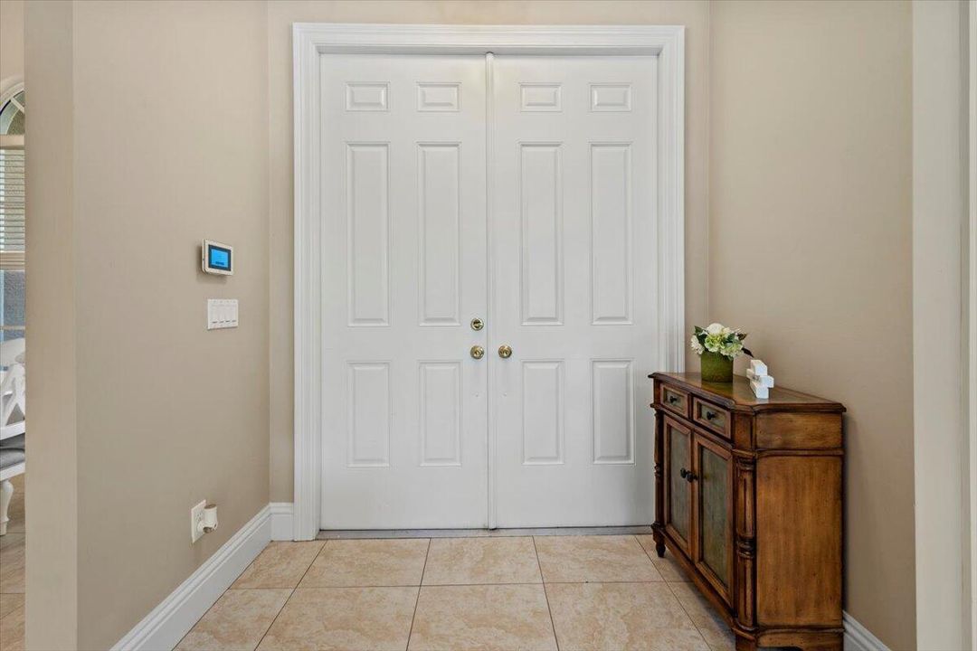 出租: $3,300 (4 贝兹, 3 浴室, 2453 平方英尺)