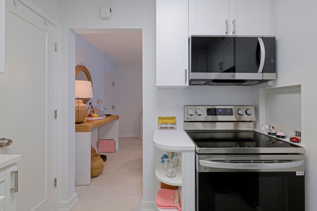 出租: $8,000 (1 贝兹, 1 浴室, 868 平方英尺)