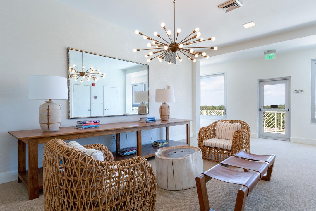 出租: $8,000 (1 贝兹, 1 浴室, 868 平方英尺)