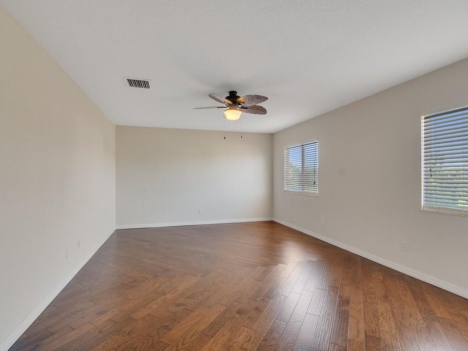 For Sale: $419,000 (4 beds, 2 baths, 2600 Square Feet)