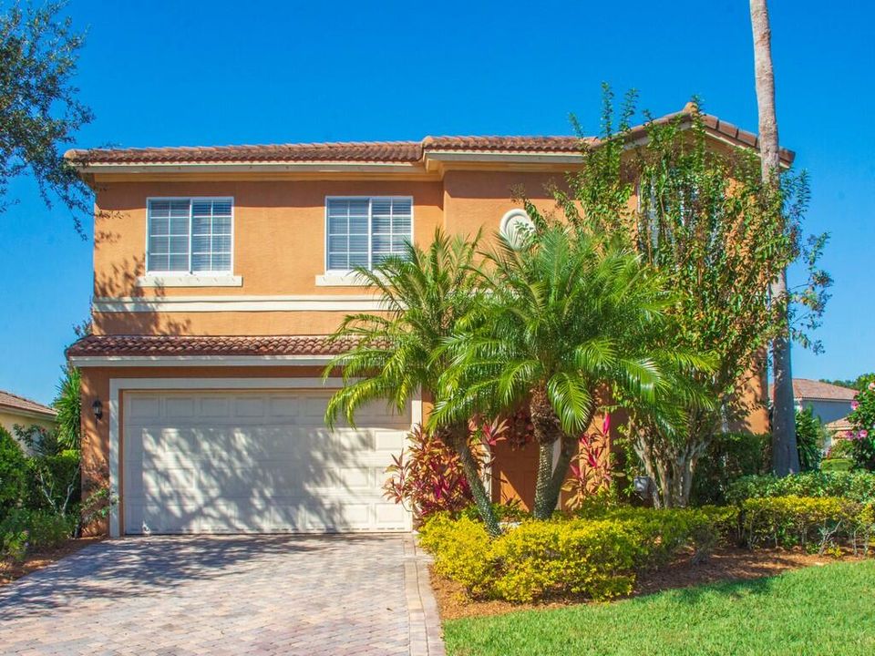 For Sale: $419,000 (4 beds, 2 baths, 2600 Square Feet)