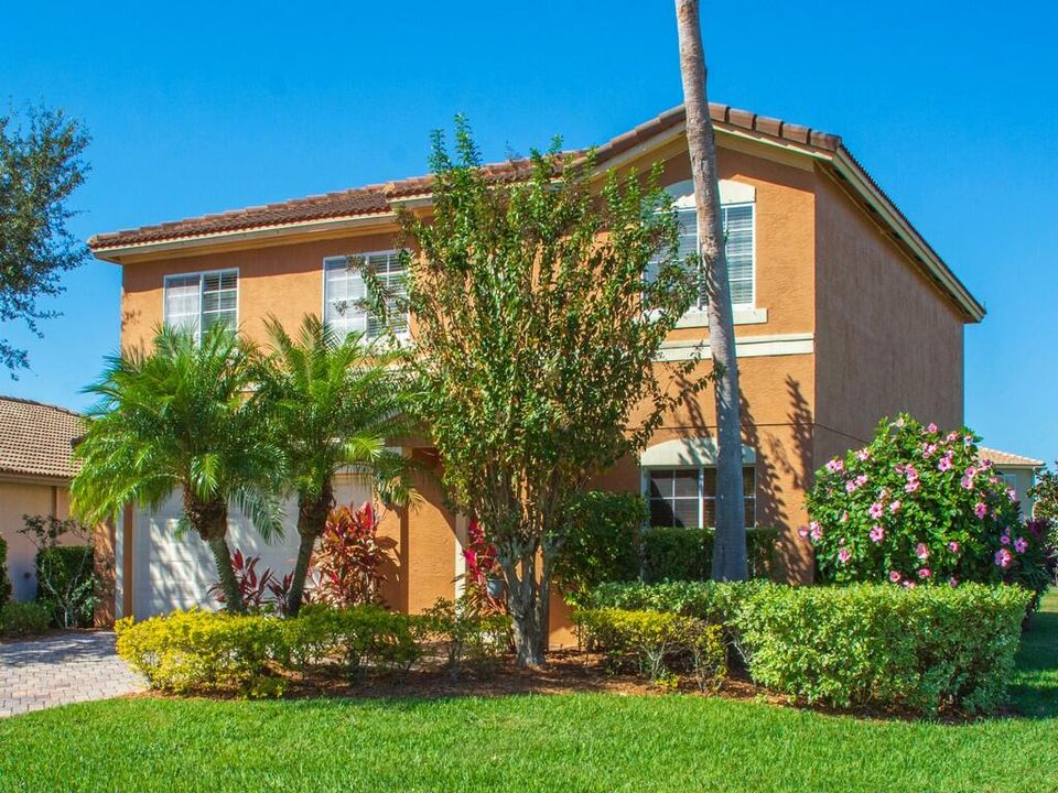 For Sale: $419,000 (4 beds, 2 baths, 2600 Square Feet)