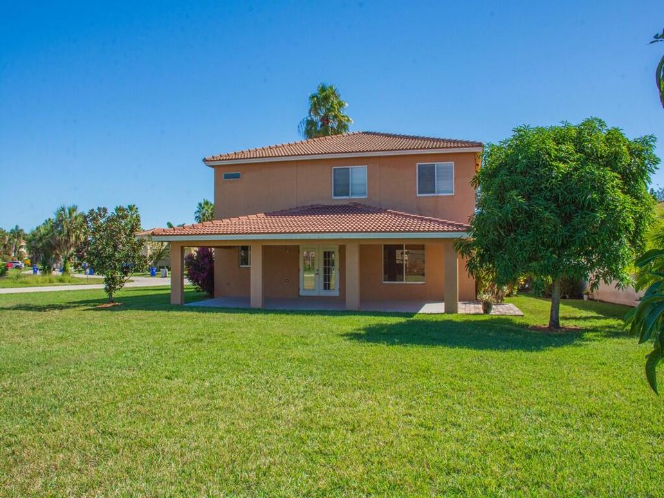 For Sale: $419,000 (4 beds, 2 baths, 2600 Square Feet)