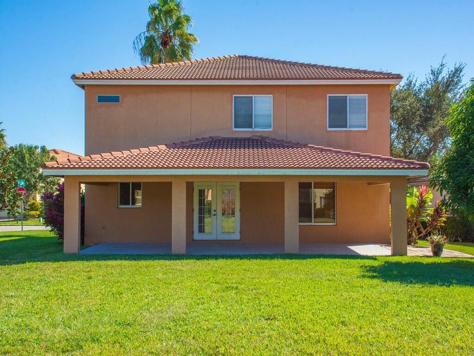 For Sale: $419,000 (4 beds, 2 baths, 2600 Square Feet)