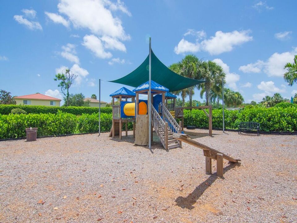 For Sale: $419,000 (4 beds, 2 baths, 2600 Square Feet)