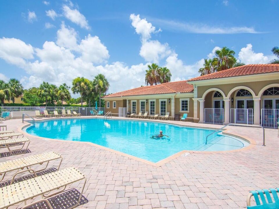 For Sale: $419,000 (4 beds, 2 baths, 2600 Square Feet)