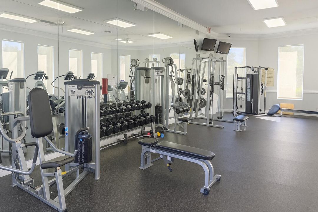 For Sale: $2,150,000 (5 beds, 4 baths, 4062 Square Feet)