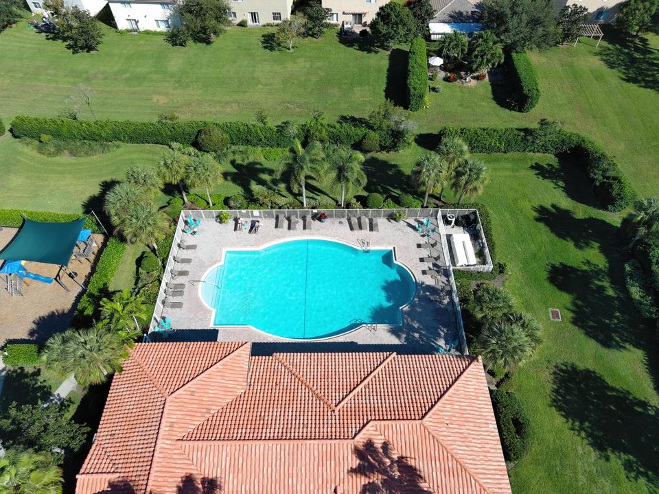 For Sale: $419,000 (4 beds, 2 baths, 2600 Square Feet)