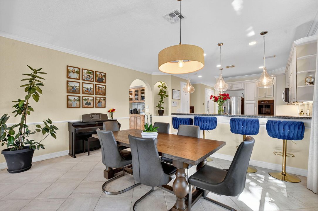 For Rent: $12,800 (7 beds, 6 baths, 4628 Square Feet)