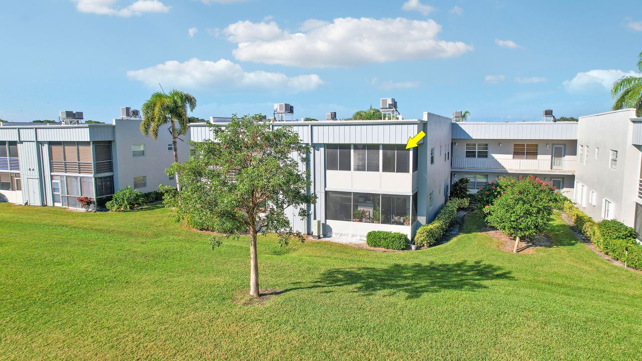 На продажу: $135,000 (2 спален, 2 ванн, 920 Квадратных фут)