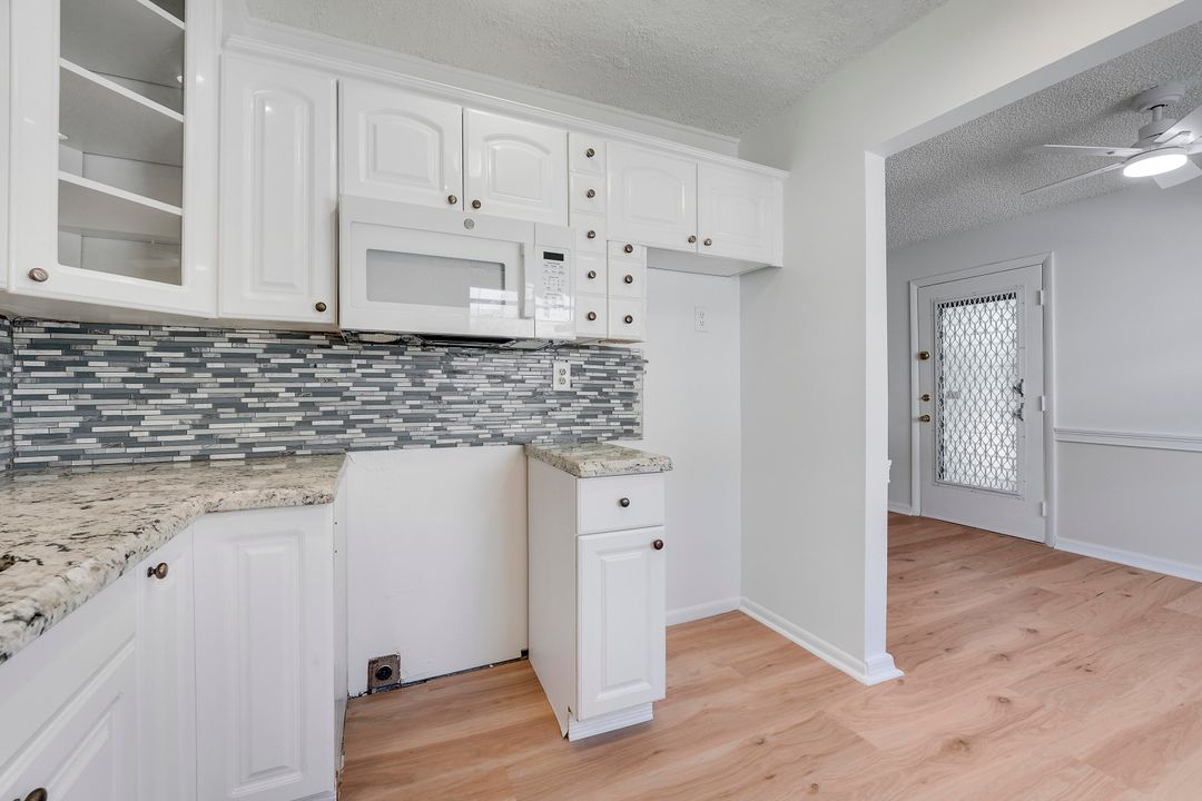 На продажу: $135,000 (2 спален, 2 ванн, 920 Квадратных фут)