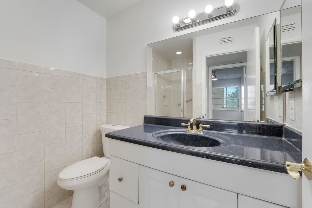 На продажу: $135,000 (2 спален, 2 ванн, 920 Квадратных фут)