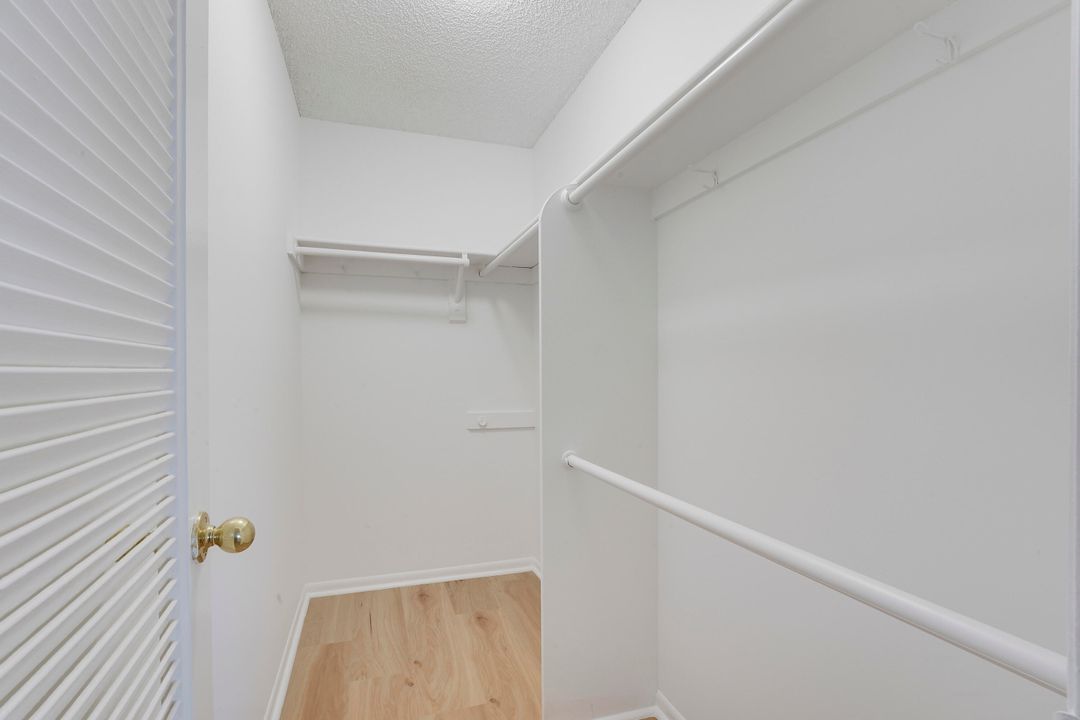 На продажу: $135,000 (2 спален, 2 ванн, 920 Квадратных фут)